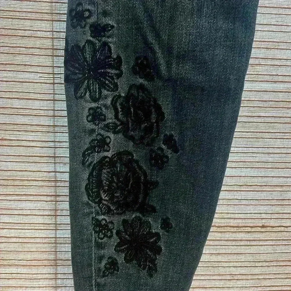 CeCe jeans - Picture 3 of 12